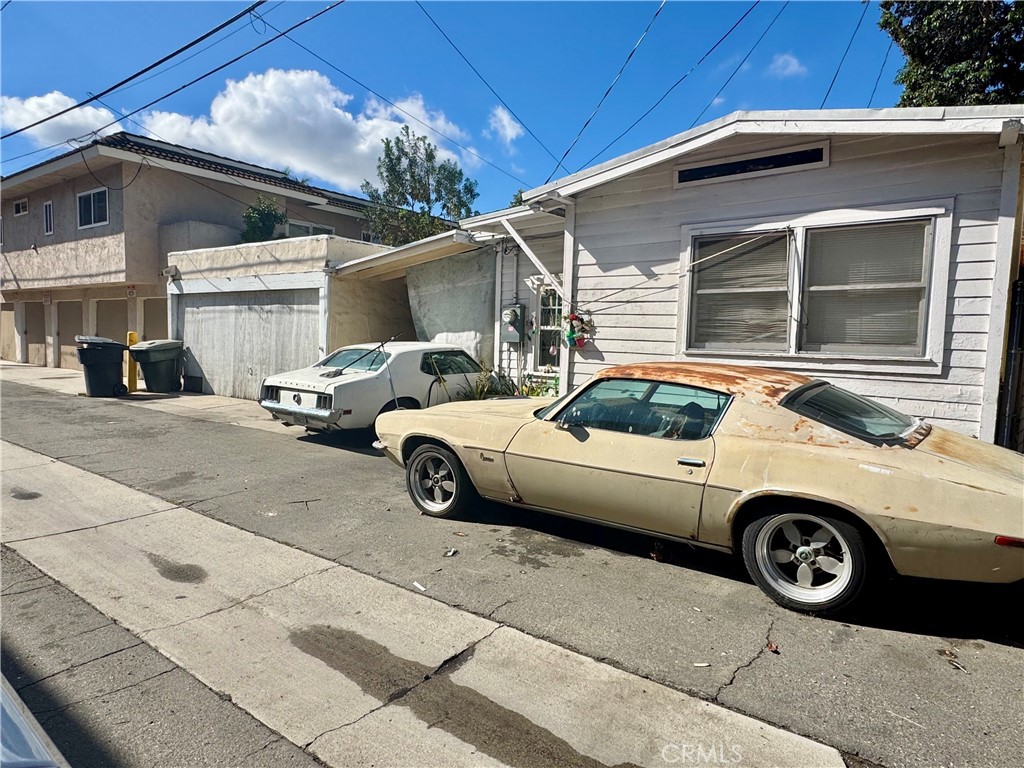 208 S Illinois