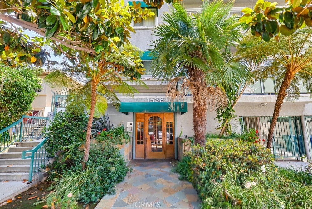 1538 Stoner Avenue 303