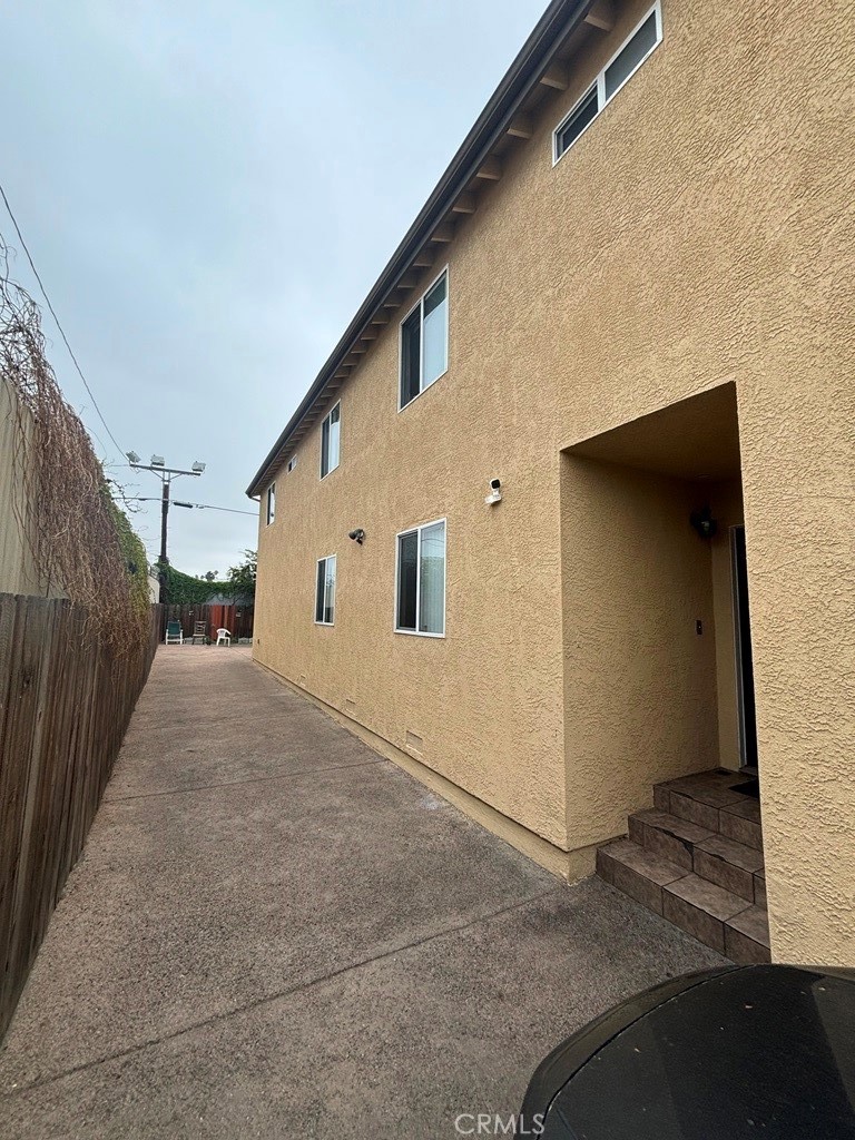 1361 E 33rd Street