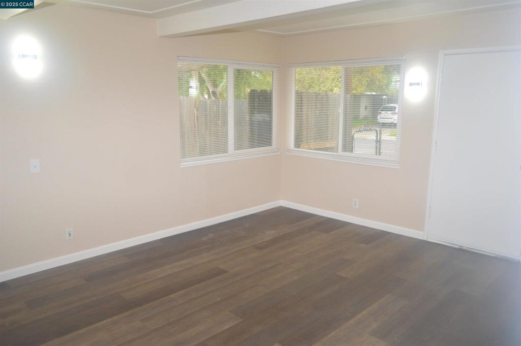 Properties 3 43 Bay Dr