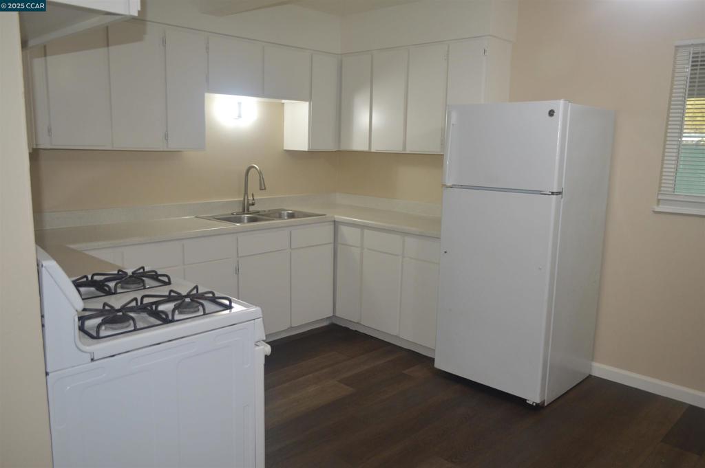 Properties 4 43 Bay Dr