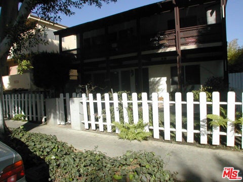 Photo of 1237 FRANKLIN Street #4, Santa Monica, CA 90404 (MLS # 26992027)