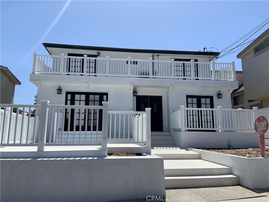 This spacious 2-bedroom, 1.5-bath apartment is tucked away in a quiet and friendly neighborhood, and yet close to everything North Redondo Beach. 

Fully renovated in 2020, the apartment has a fresh, modern feel. 

Suite highlights: 

• Remodeled kitchen with updated appliances

• Hardwood floors and new windows throughout

• In-unit laundry area with washer/dryer hookups

• Stylish, updated bathrooms

• Air conditioning for year-round comfort

• Your own private garage

The apartment is unfurnished. 

Tenant pays for all utilities except water and trash.