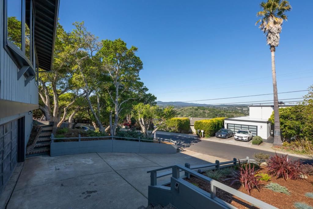 Photo of 2612 Lincoln Avenue, Belmont, CA 94002 (MLS # ML82041598)