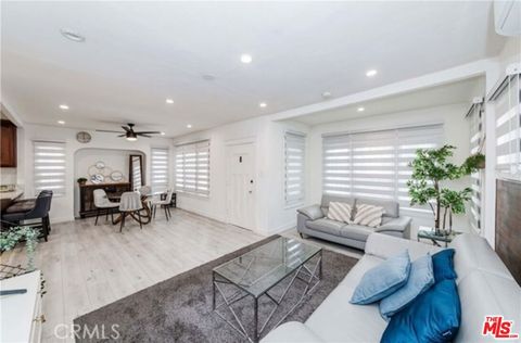 Photo of 1238 S Muirfield Road, Los Angeles, CA 90019 (MLS # 26668513)