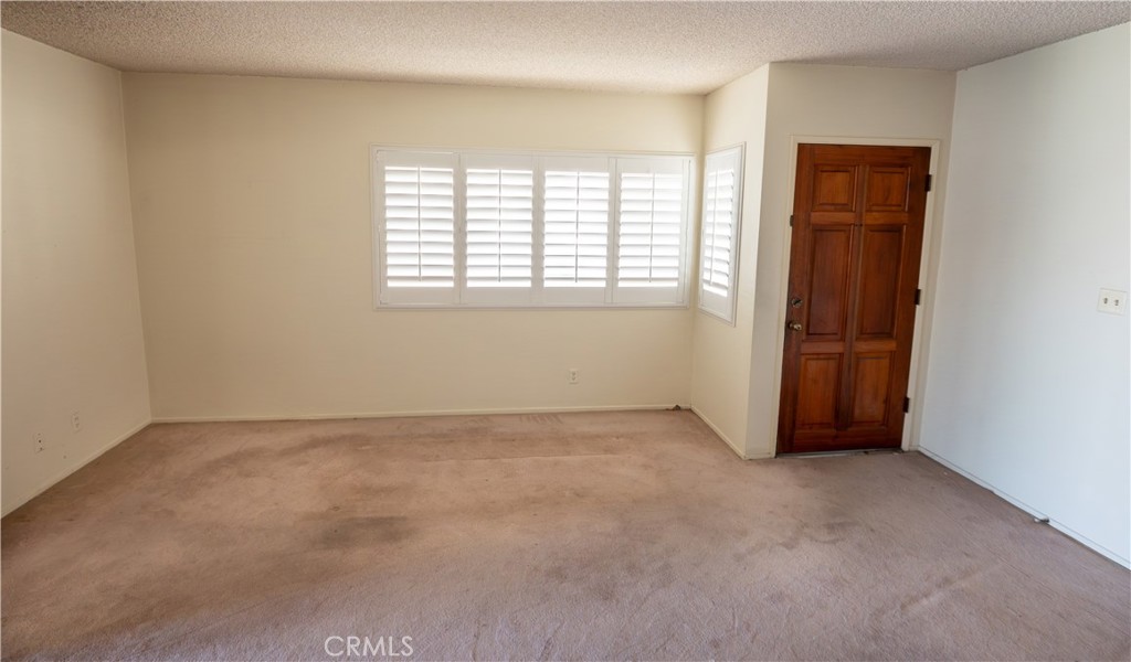 1615 Carlson