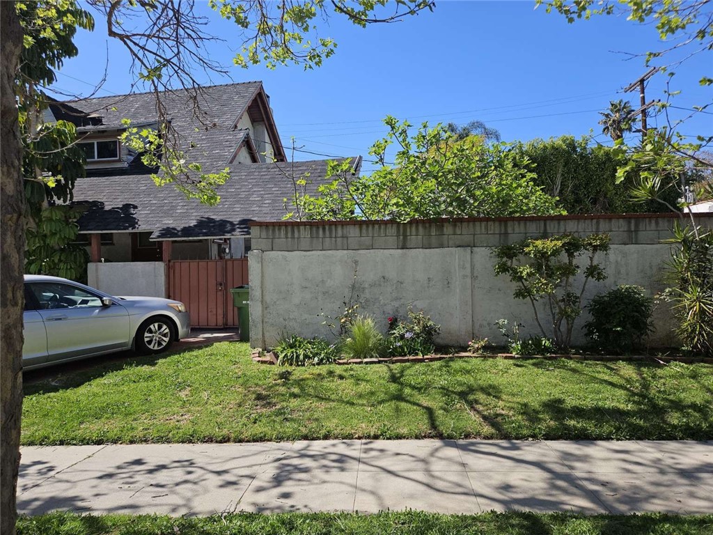 2642 Manning Avenue