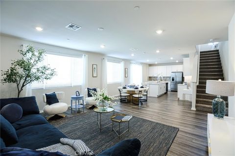 24296 INSIGNIA Menifee CA 92584