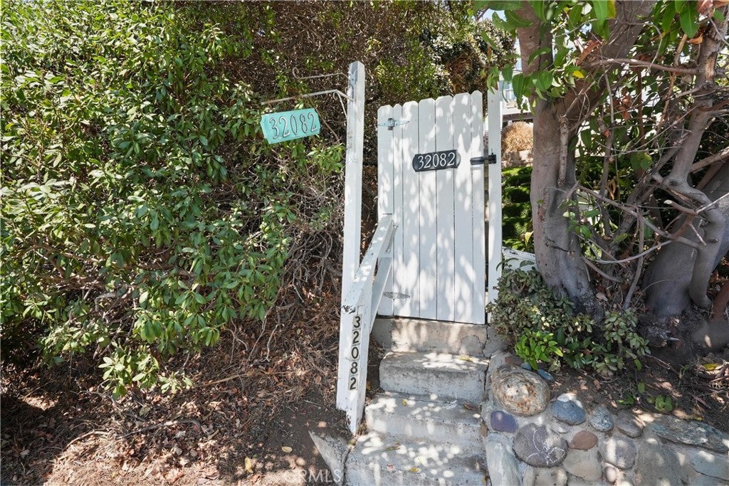 32082 Coast Hwy, Laguna Beach CA 92651 - Photo 10