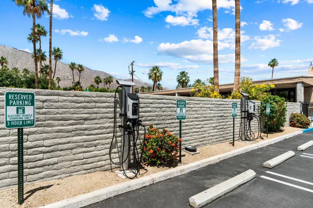listing image 130725926137511823515