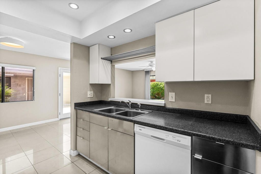 listing image 130726153551118919101