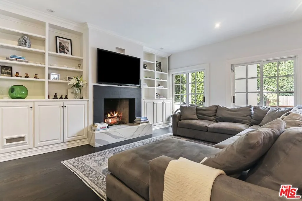 Santa Monica, California 90402, United States, 5 Bedrooms Bedrooms, ,6 BathroomsBathrooms,Residential,Active,219495