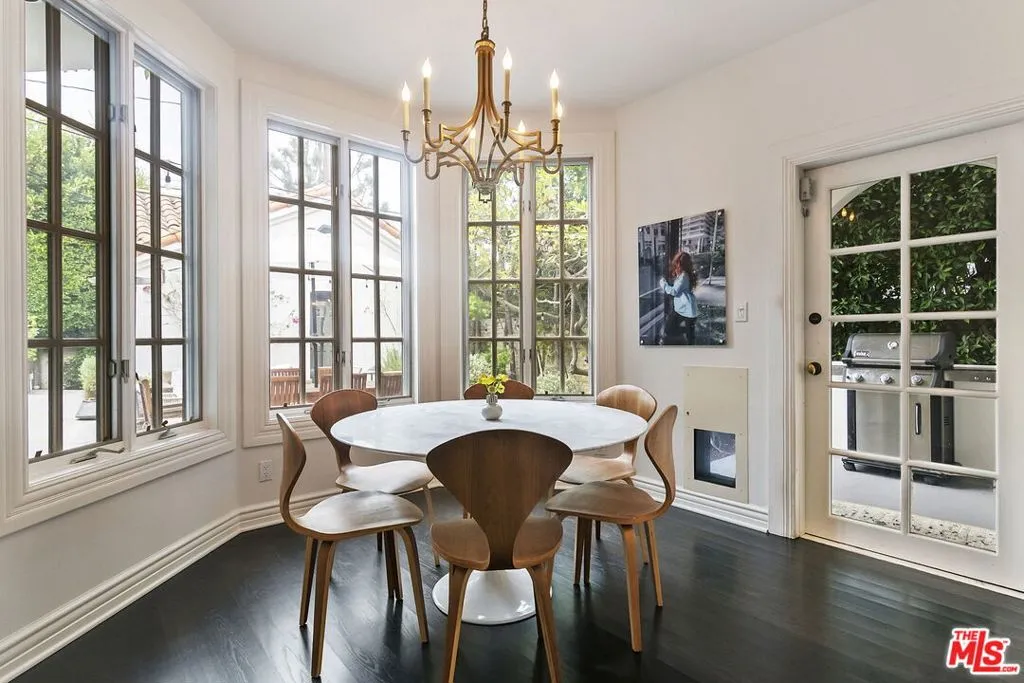 Santa Monica, California 90402, United States, 5 Bedrooms Bedrooms, ,6 BathroomsBathrooms,Residential,Active,219495