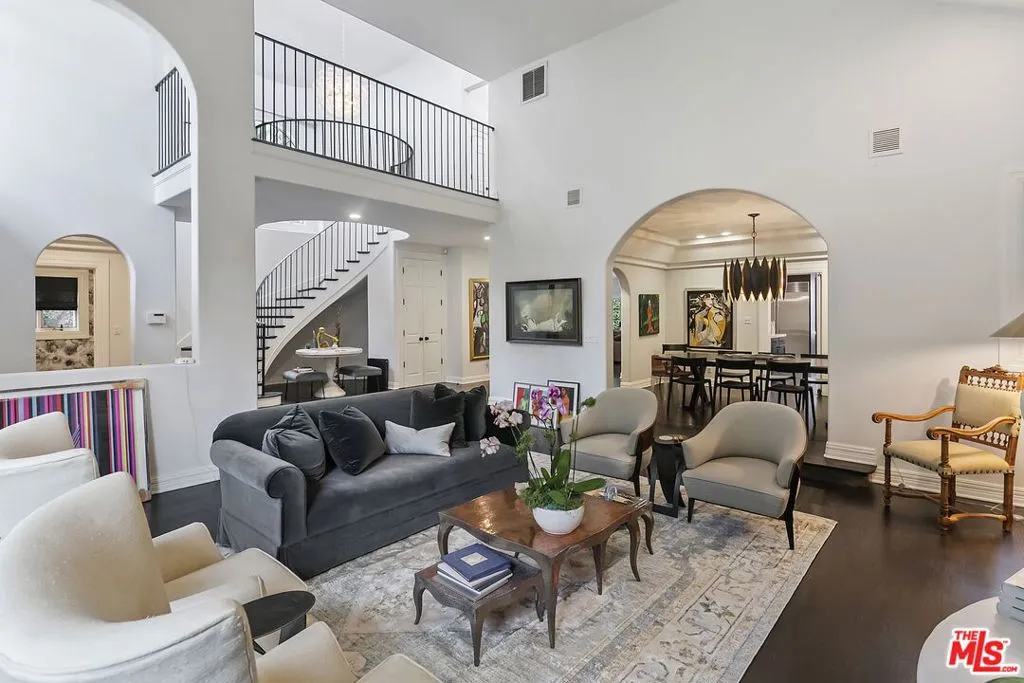 Santa Monica, California 90402, United States, 5 Bedrooms Bedrooms, ,6 BathroomsBathrooms,Residential,Active,219495