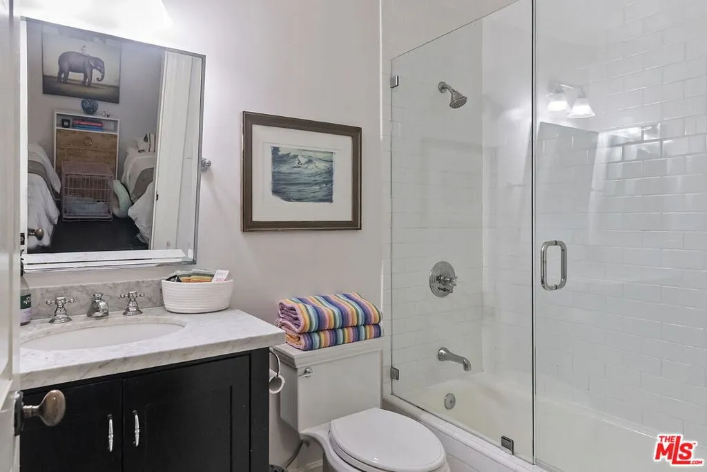 Santa Monica, California 90402, United States, 5 Bedrooms Bedrooms, ,6 BathroomsBathrooms,Residential,Active,219495