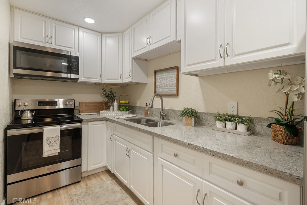 Palm Springs Villas I (33115) - Residential