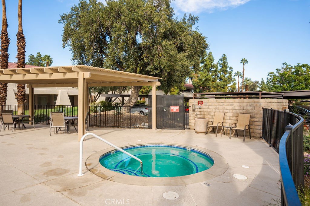 Palm Springs Villas I (33115) - Residential