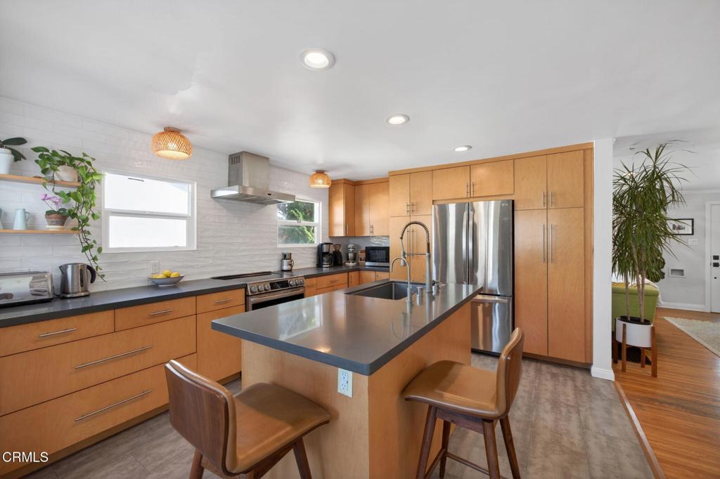 1681 San Nicholas Street