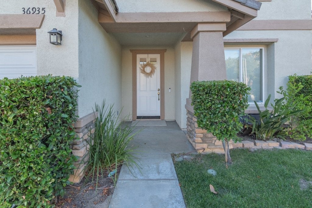 36935 Cordella Ln