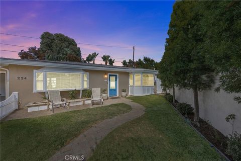 Photo of 224 Pauline Place, Costa Mesa, CA 92627 (MLS # OC25181358)