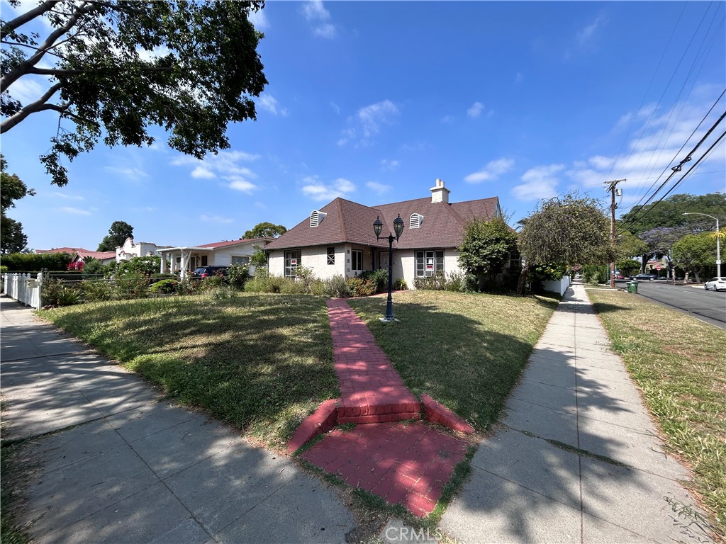 3903 Boyce