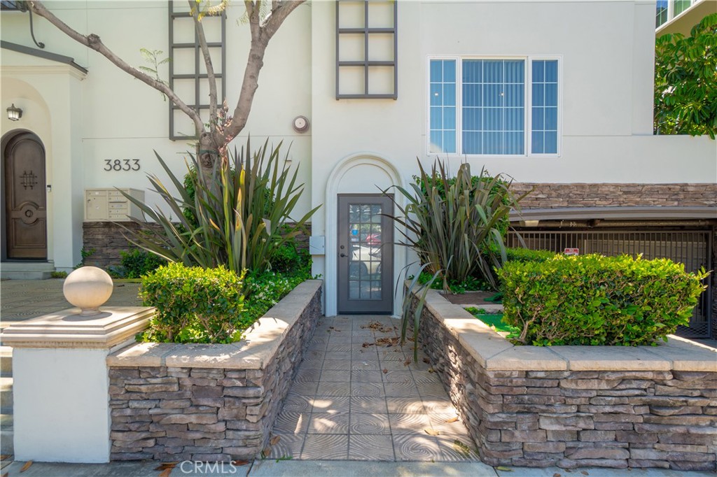 3833 Huron Ave. 1