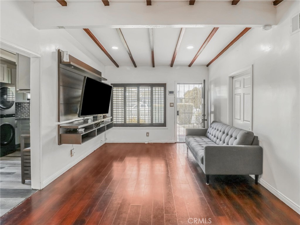 1401 W 165th Street