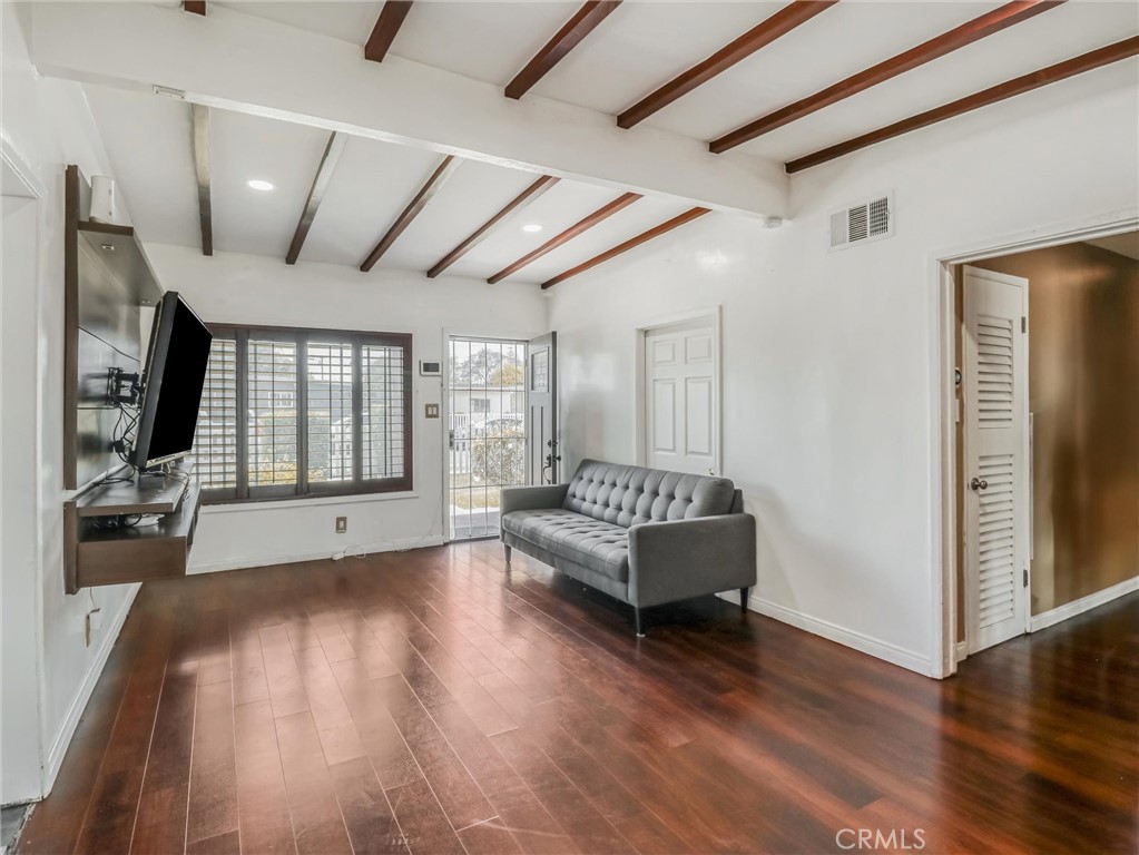 1401 W 165th Street