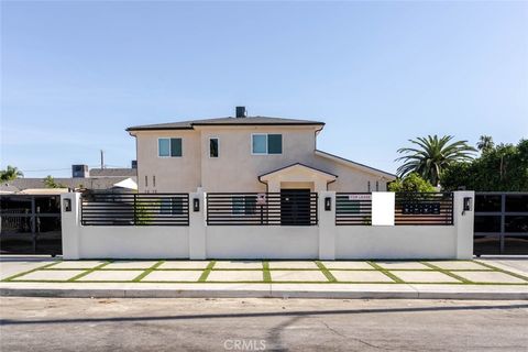 Photo of 6850 1/2 Ranchito Avenue, Van Nuys, CA 91405 (MLS # GD26023684)
