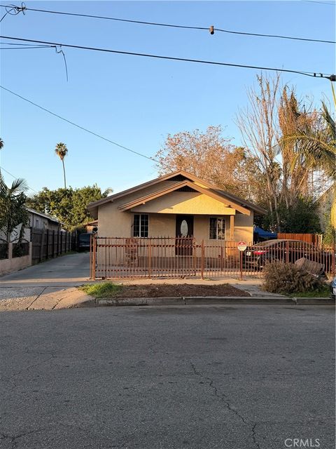 435 W Almond Compton CA 90220