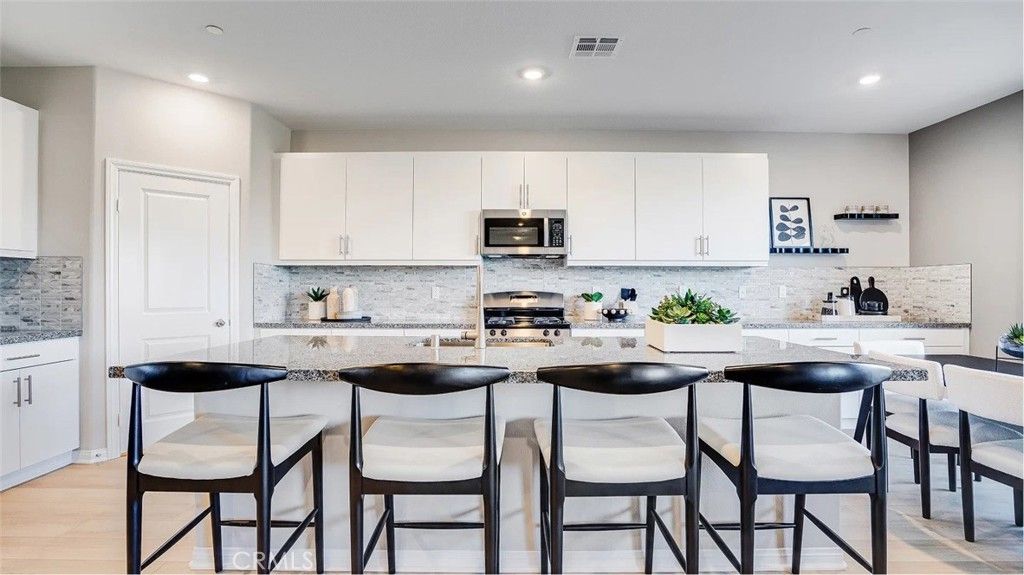 Photo of 17593 Crabtree Meadows Mdws, Hesperia, CA 92345 (MLS # SW25279036)