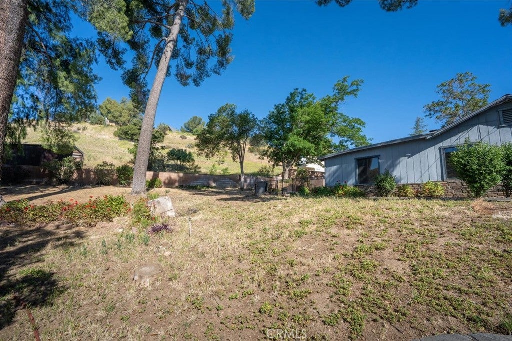 28717 Bouquet Canyon