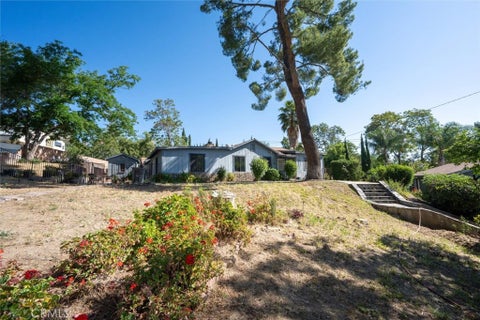 Photo of 28717 Bouquet Canyon RD, Saugus, CA 91390 (MLS # SR26098353)