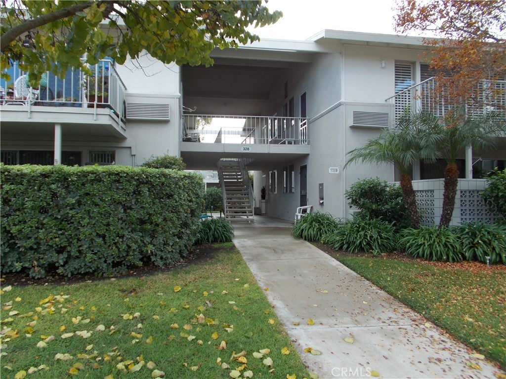 328 Avenida Carmel P