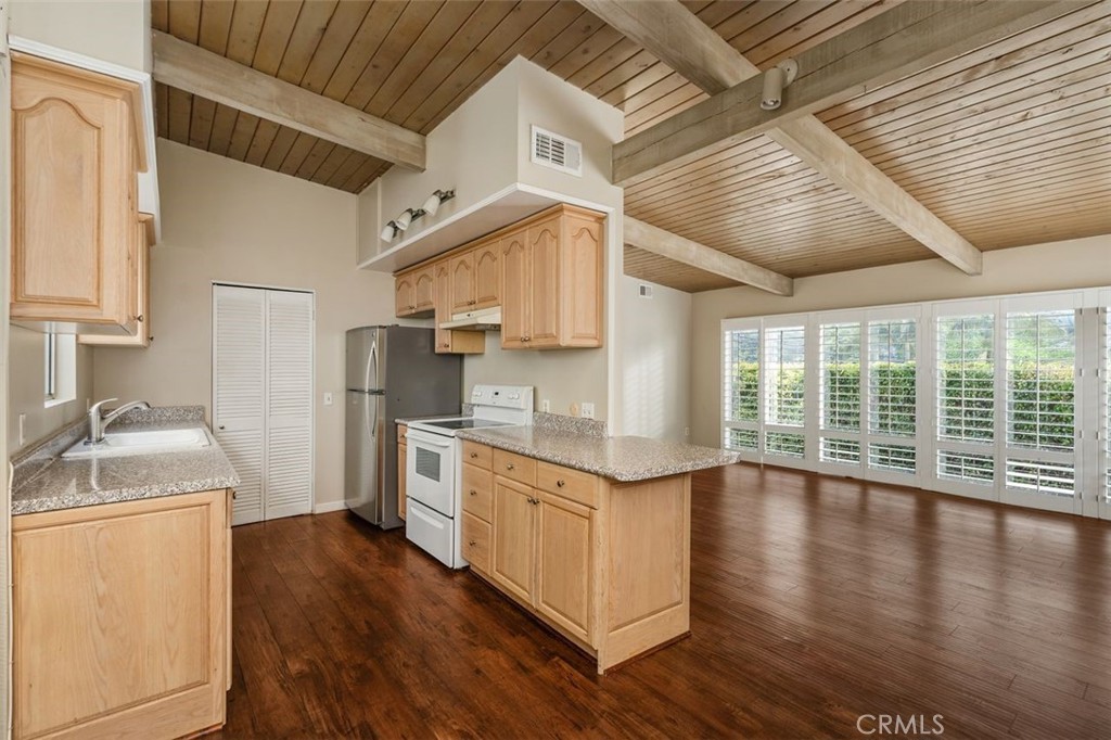 Corona del Mar South of PCH (CDMS) - Residential