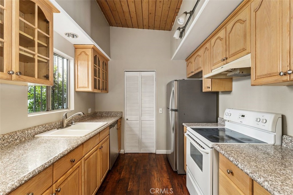 Corona del Mar South of PCH (CDMS) - Residential