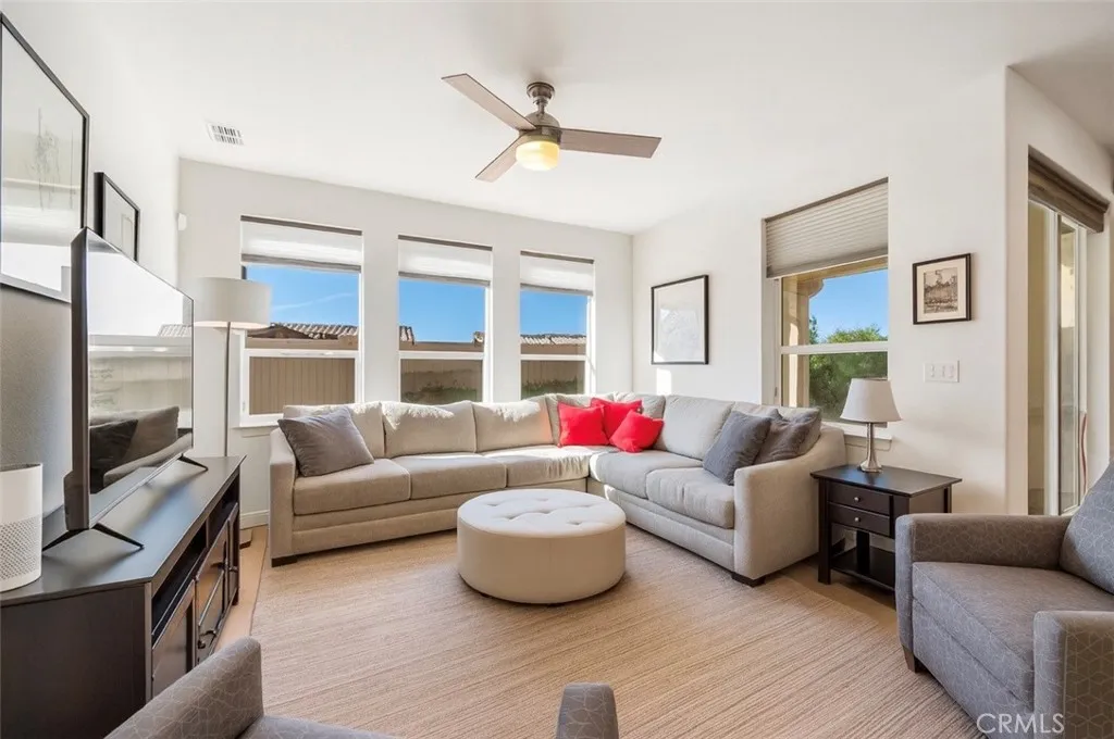 Santa Maria, California 93455, United States, 2 Bedrooms Bedrooms, ,3 BathroomsBathrooms,Residential,Pending,251537