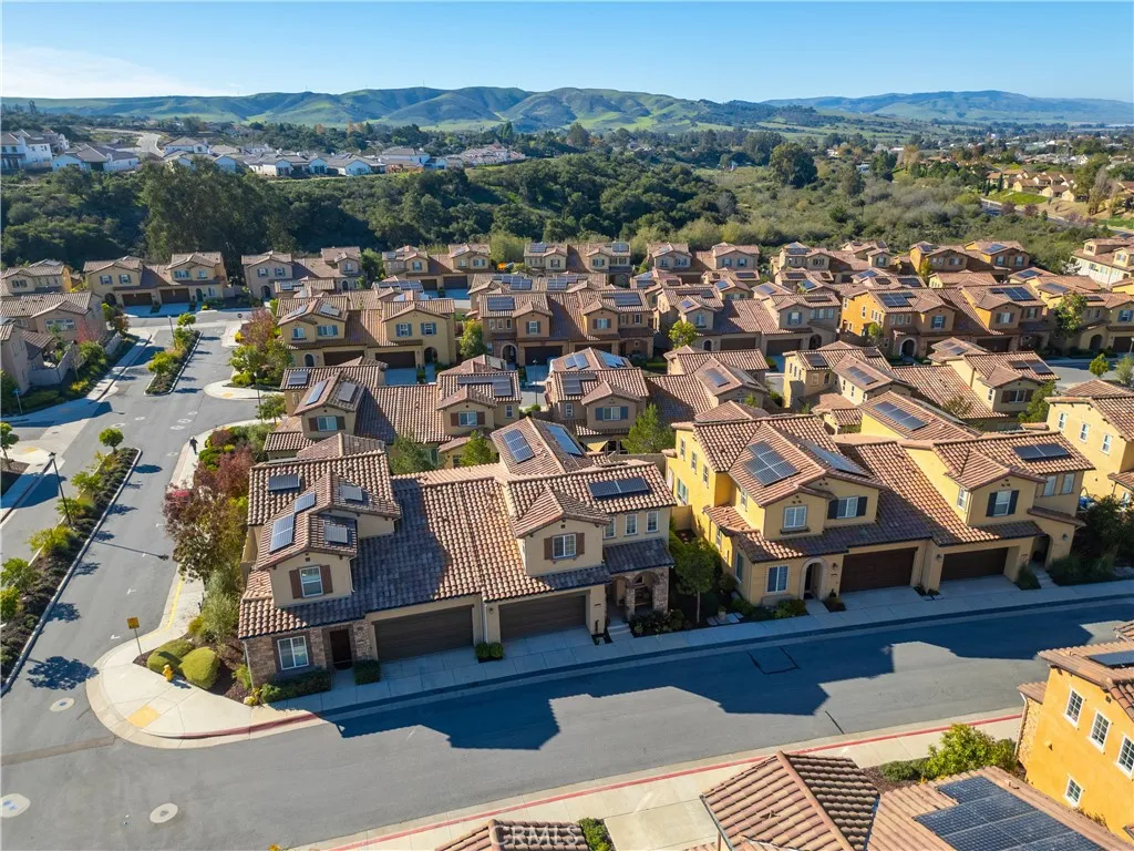 Santa Maria, California 93455, United States, 2 Bedrooms Bedrooms, ,3 BathroomsBathrooms,Residential,Pending,251537