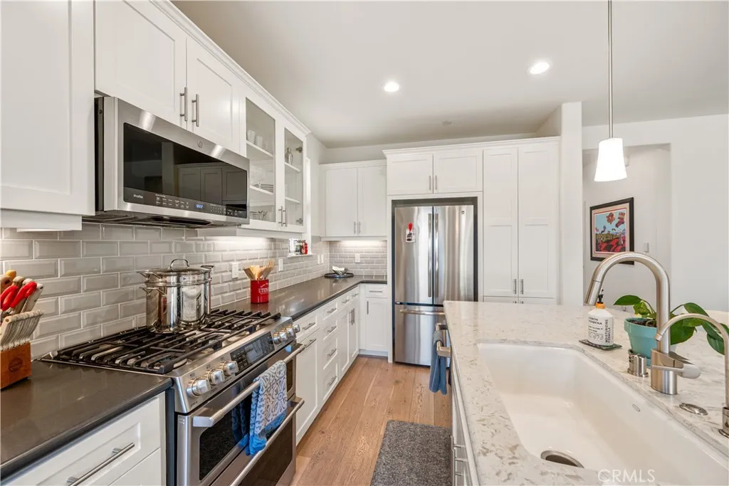 Santa Maria, California 93455, United States, 2 Bedrooms Bedrooms, ,3 BathroomsBathrooms,Residential,Pending,251537