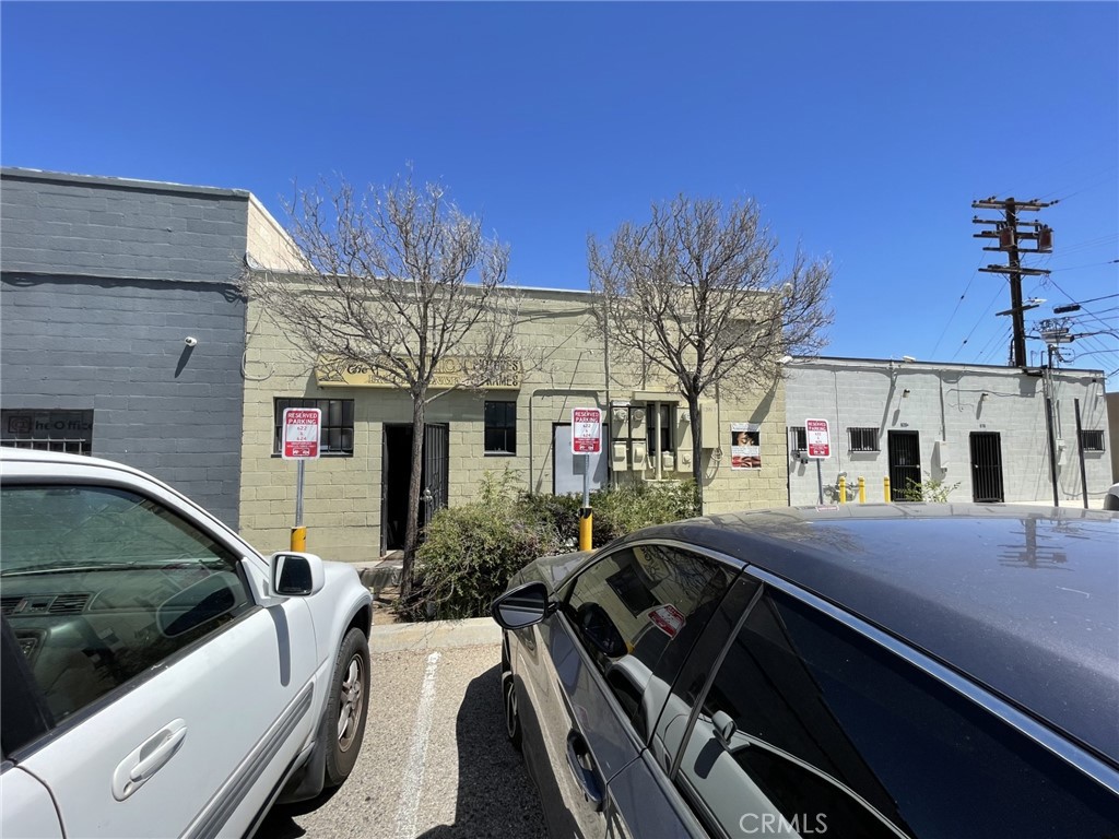 622 W Lancaster Blvd