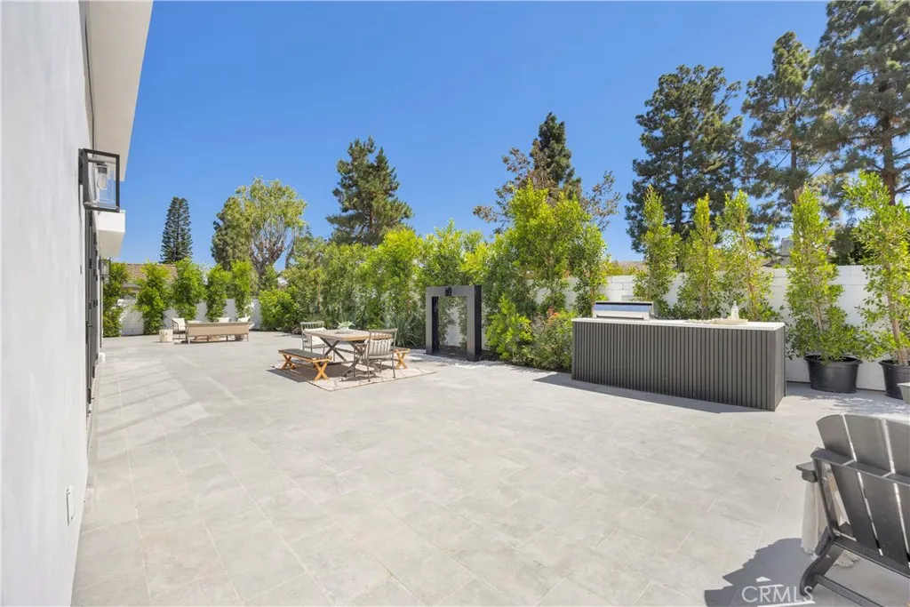 Irvine, California 92603, United States, 5 Bedrooms Bedrooms, ,5 BathroomsBathrooms,Residential,Active,160008