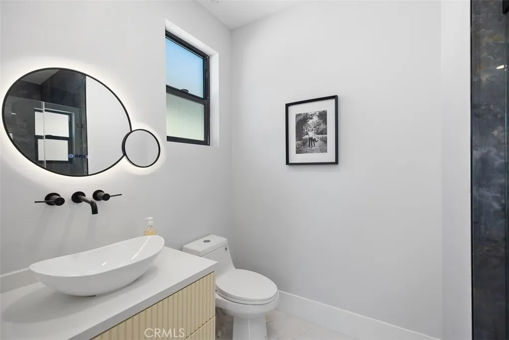 Irvine, California 92603, United States, 5 Bedrooms Bedrooms, ,5 BathroomsBathrooms,Residential,Active,160008