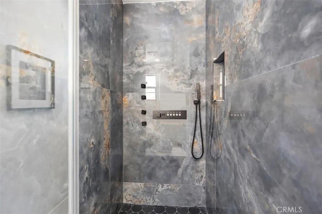 Irvine, California 92603, United States, 5 Bedrooms Bedrooms, ,5 BathroomsBathrooms,Residential,Active,160008