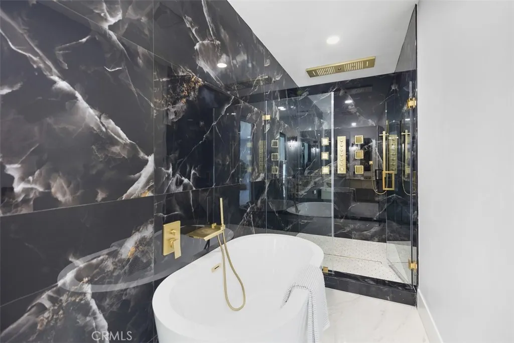 Irvine, California 92603, United States, 5 Bedrooms Bedrooms, ,5 BathroomsBathrooms,Residential,Active,160008