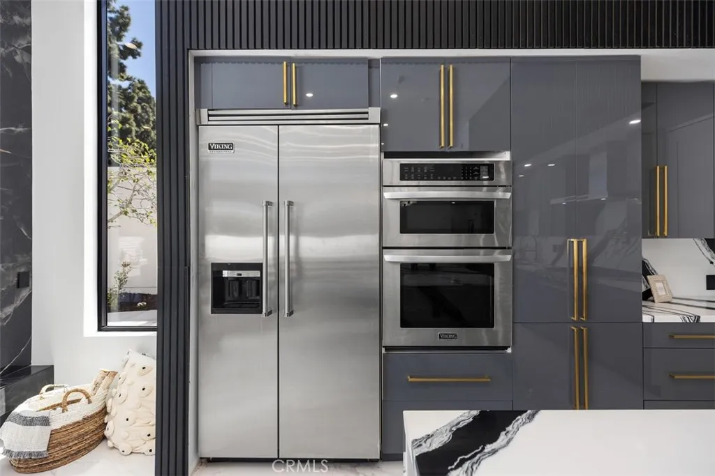 Irvine, California 92603, United States, 5 Bedrooms Bedrooms, ,5 BathroomsBathrooms,Residential,Active,160008