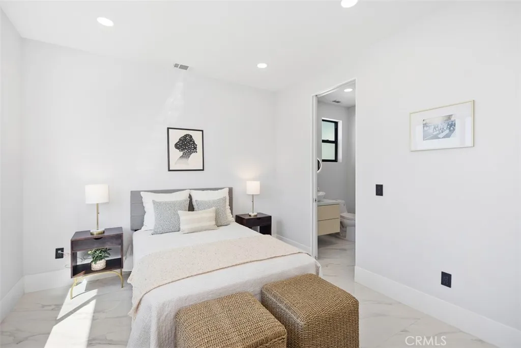 Irvine, California 92603, United States, 5 Bedrooms Bedrooms, ,5 BathroomsBathrooms,Residential,Active,160008