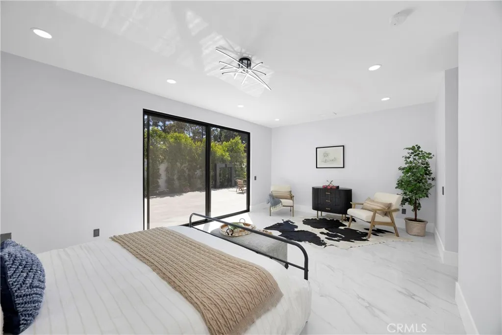 Irvine, California 92603, United States, 5 Bedrooms Bedrooms, ,5 BathroomsBathrooms,Residential,Active,160008