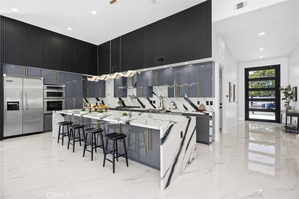 Irvine, California 92603, United States, 5 Bedrooms Bedrooms, ,5 BathroomsBathrooms,Residential,Active,160008