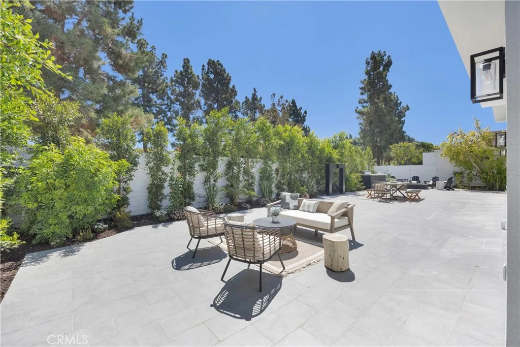 Irvine, California 92603, United States, 5 Bedrooms Bedrooms, ,5 BathroomsBathrooms,Residential,Active,160008