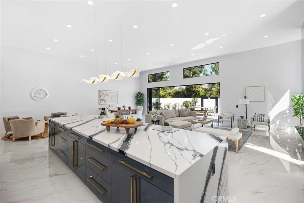 Irvine, California 92603, United States, 5 Bedrooms Bedrooms, ,5 BathroomsBathrooms,Residential,Active,160008